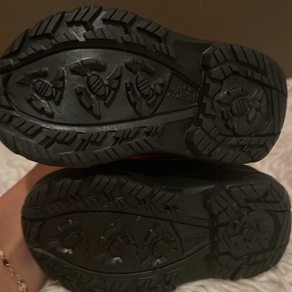 Toddler sorel winter boots.  Worn once never walked in. - Picture 4 of 4